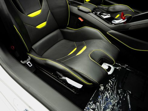 Used 2020 Lamborghini Huracan EVO RWD image 38