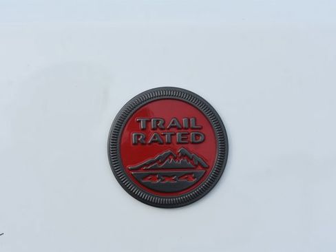 Used 2025 Jeep Compass Trailhawk AWD/4WD image 12