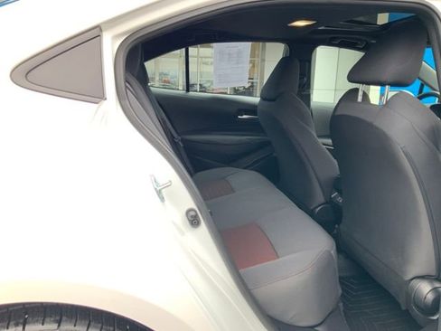 Used 2023 Toyota Corolla SE w/ SE Premium Package image 18