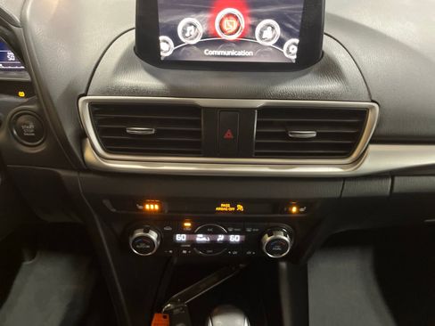 Used 2017 MAZDA MAZDA3 Touring FWD image 24