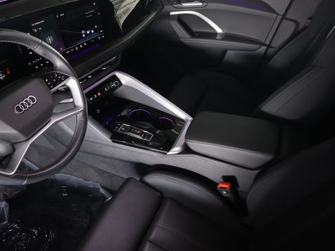 Used 2025 Audi Q5 Premium w/ Premium Plus AWD/4WD image 24