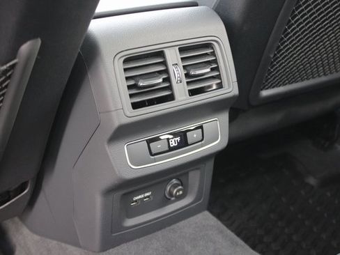 Used 2023 Audi Q5 2.0T Premium image 24