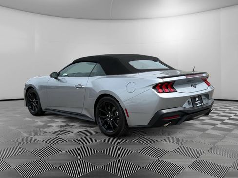 Used 2025 Ford Mustang Premium RWD image 3
