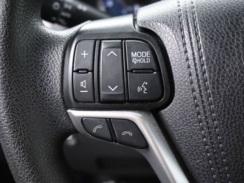 Used 2020 Toyota Sienna L FWD image 18