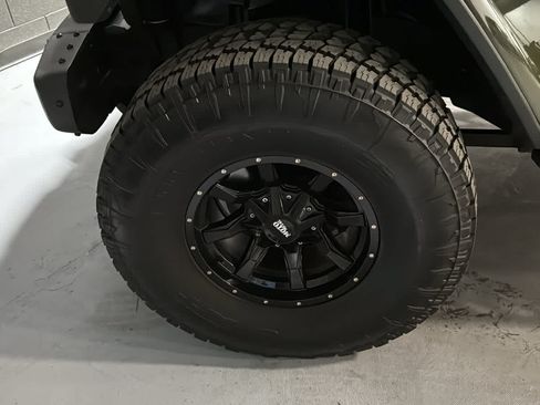 Used 2021 Jeep Wrangler Unlimited Rubicon AWD/4WD image 8