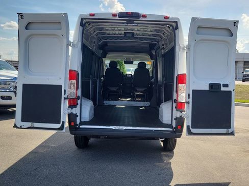 Used 2025 RAM ProMaster 2500 w/ Convenience Group FWD image 8
