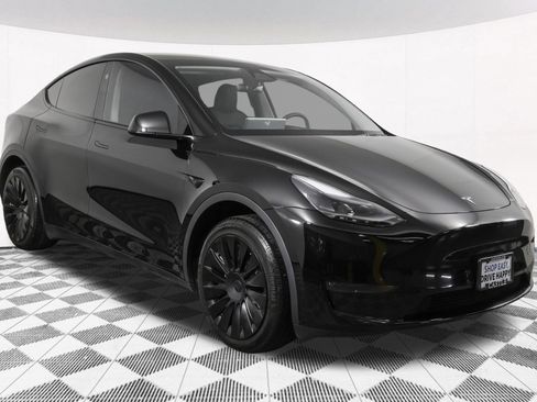 Used 2023 Tesla Model Y Long Range AWD/4WD image 9