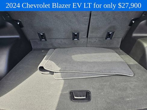Used 2024 Chevrolet Blazer EV LT AWD/4WD image 16