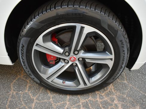 Used 2018 Jaguar F-PACE S image 37