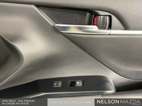 Used 2019 Toyota Camry SE FWD image 22