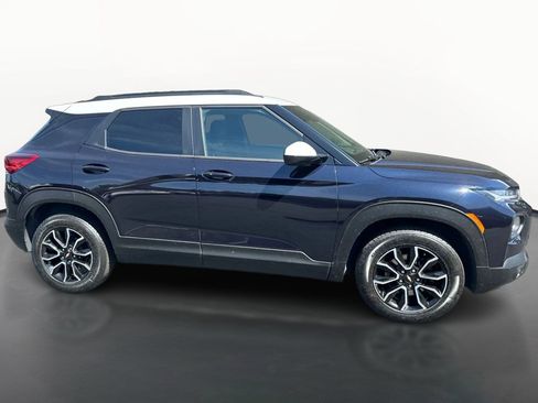Used 2021 Chevrolet TrailBlazer ACTIV w/ Sun and Liftgate Package AWD/4WD image 2