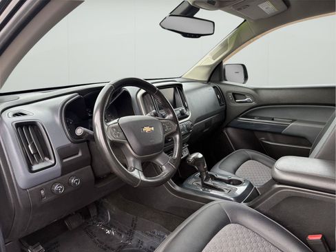 Used 2017 Chevrolet Colorado Z71 AWD/4WD image 9