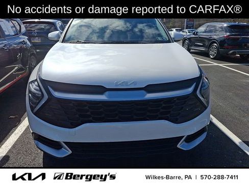 Certified 2024 Kia Sportage LX image 2