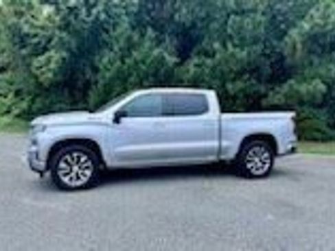 Used 2021 Chevrolet Silverado 1500 RST AWD/4WD image 2