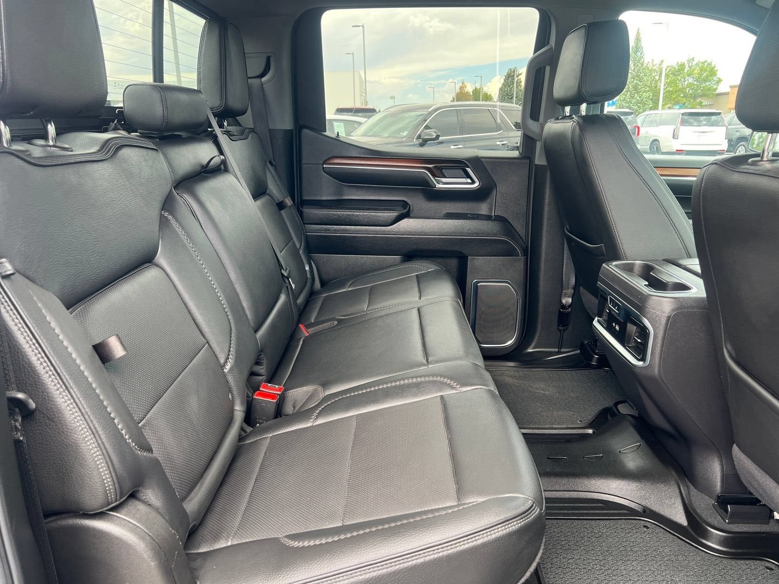 Used 2025 GMC Sierra 1500 Denali w/ Denali Reserve Package AWD/4WD image 37