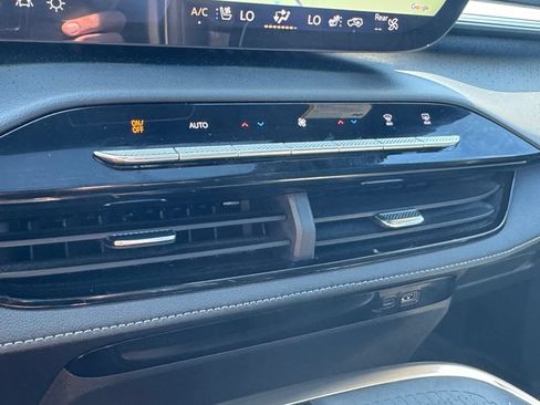 Used 2025 Buick Enclave Avenir w/ Super Cruise Package AWD/4WD image 29