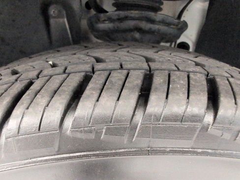 Used 2023 Volkswagen Taos SEL AWD/4WD image 4