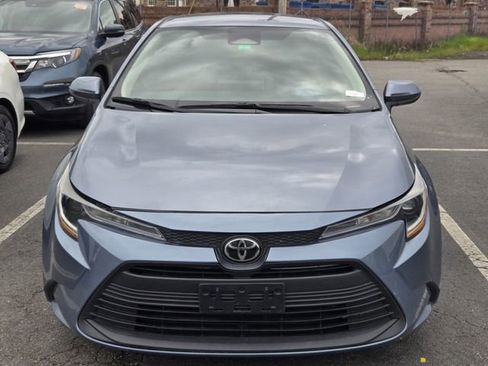 Used 2023 Toyota Corolla LE w/ LE Convenience Package FWD image 11