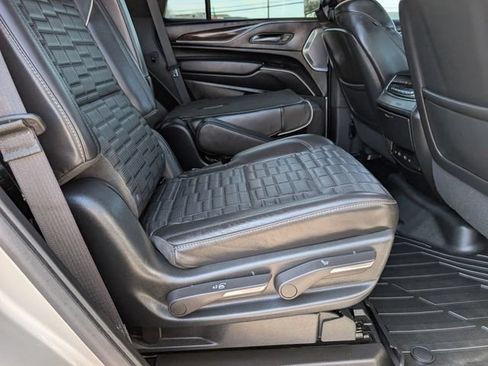 Used 2023 Cadillac Escalade Premium Luxury Platinum AWD/4WD image 26