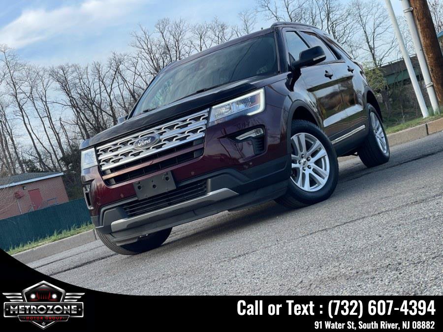 Used 2018 Ford Explorer XLT w/ Equipment Group 202A AWD/4WD image 11