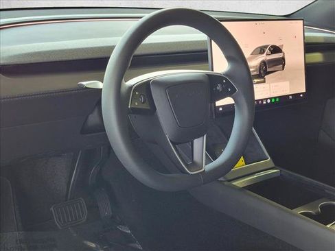 Used 2026 Tesla Model Y Long Range AWD/4WD image 9