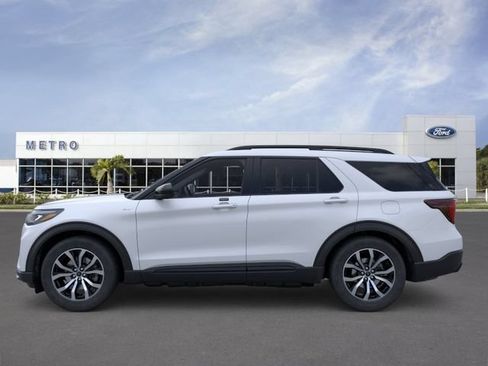 New 2026 Ford Explorer ST-Line RWD image 3