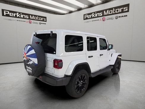 Used 2025 Jeep Wrangler Unlimited Sahara AWD/4WD image 5