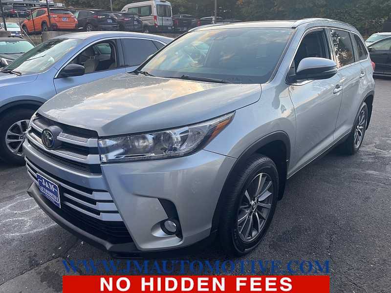Used 2019 Toyota Highlander XLE w/ Carpet Mat Package (TMS) AWD/4WD image 1