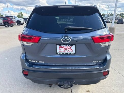 Used 2019 Toyota Highlander XLE AWD/4WD image 4