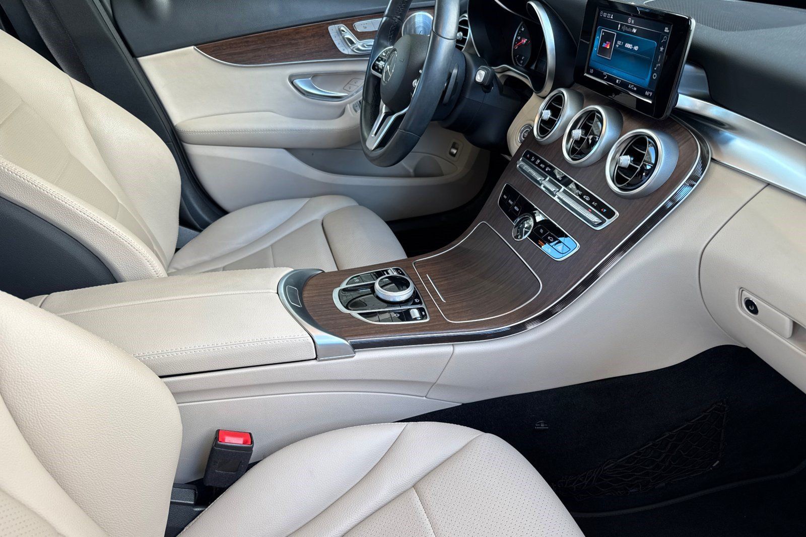 Used 2019 Mercedes-Benz C 300 4MATIC Sedan image 19