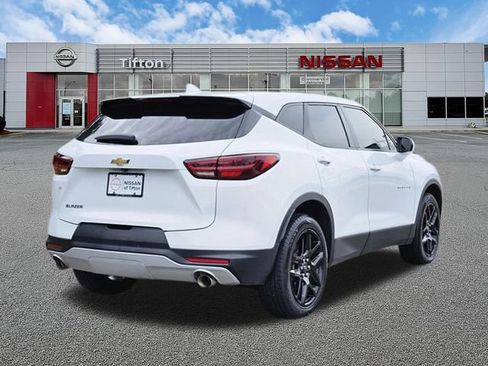 Used 2023 Chevrolet Blazer LT FWD image 4