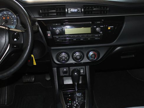 Used 2015 Toyota Corolla L image 13