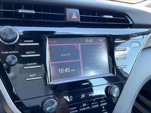 Used 2020 Toyota Camry SE FWD image 36