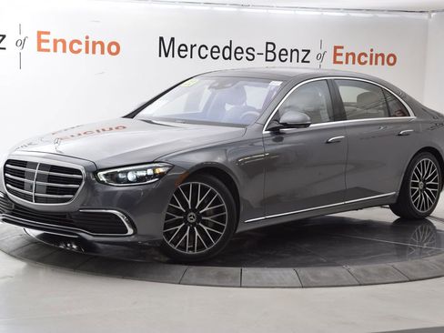 Used 2022 Mercedes-Benz S 500 4MATIC image 2
