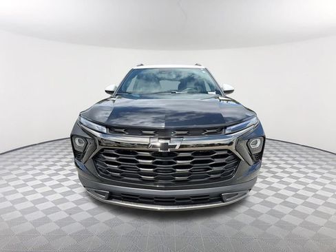 Used 2025 Chevrolet TrailBlazer ACTIV w/ Driver Confidence Package FWD image 2