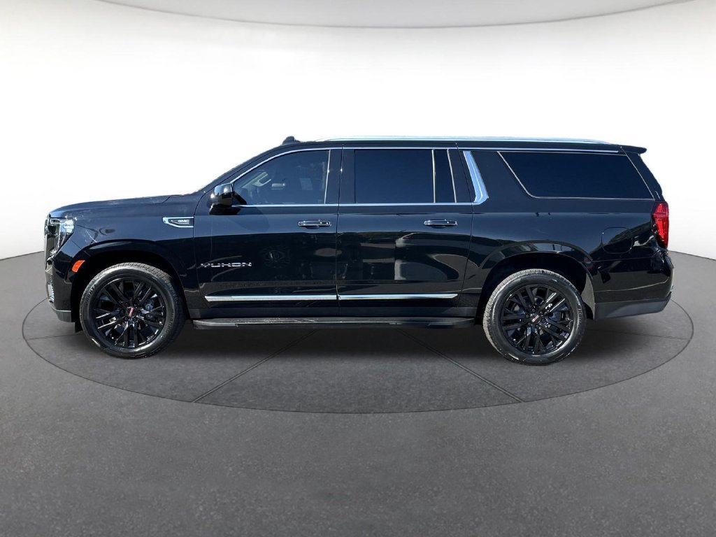 Used 2023 GMC Yukon XL SLT AWD/4WD image 2