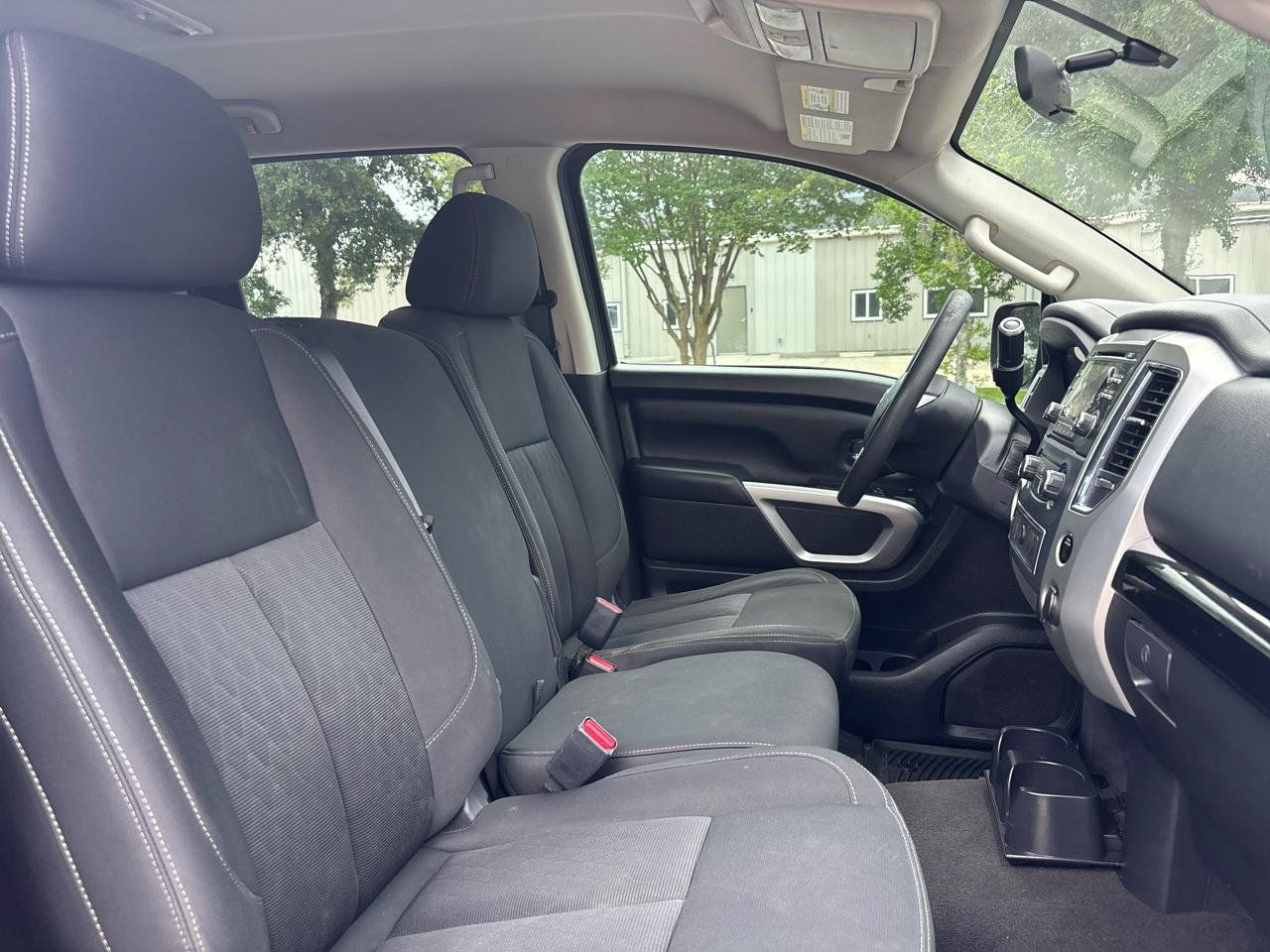Used 2018 Nissan Titan SV RWD image 25