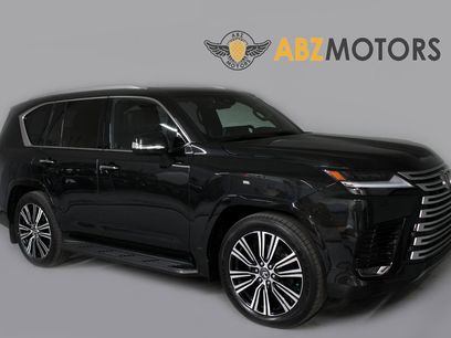 Used 2025 Lexus LX 600 4WD w/ Accessory Package (2T)