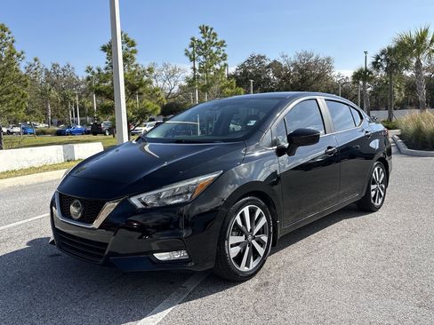 Used 2020 Nissan Versa SR image 1
