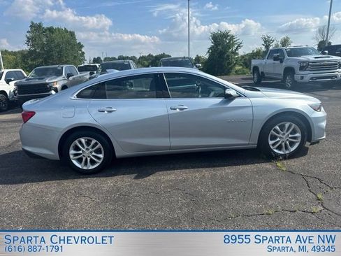 Used 2017 Chevrolet Malibu LT FWD image 2