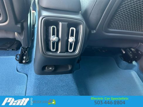 Used 2023 Volvo C40 P8 Recharge Plus AWD/4WD image 23