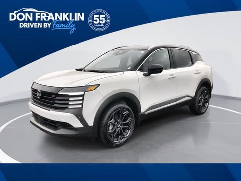Certified 2025 Nissan Kicks SR FWD image 1
