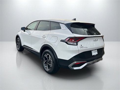 Certified 2025 Kia Sportage LX image 5