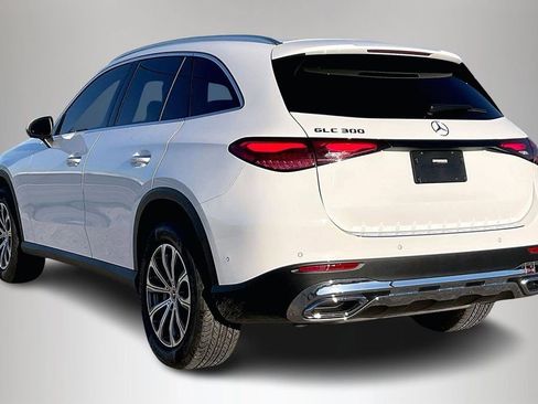 Used 2024 Mercedes-Benz GLC 300 image 4