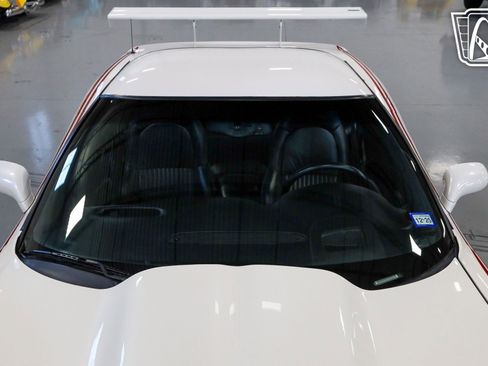 Used 2002 Chevrolet Corvette Z06 w/ Memory Pkg image 9