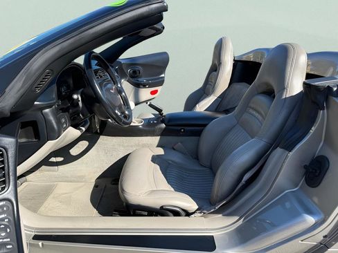 Used 1999 Chevrolet Corvette Convertible w/ Performance Handling Pkg image 22