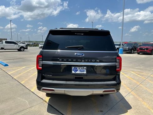 Used 2022 Ford Expedition Platinum AWD/4WD image 6