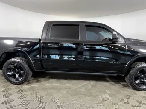 Used 2019 RAM 1500 Laramie AWD/4WD image 3