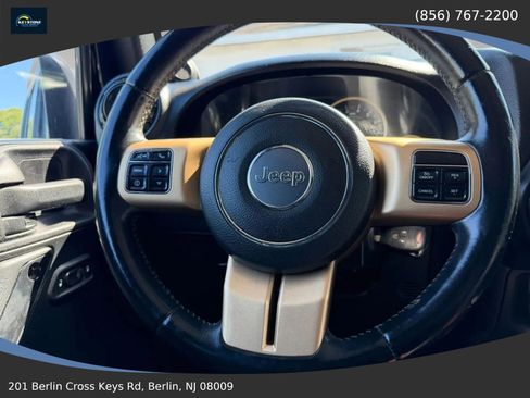 Used 2014 Jeep Wrangler Unlimited Sahara AWD/4WD image 17