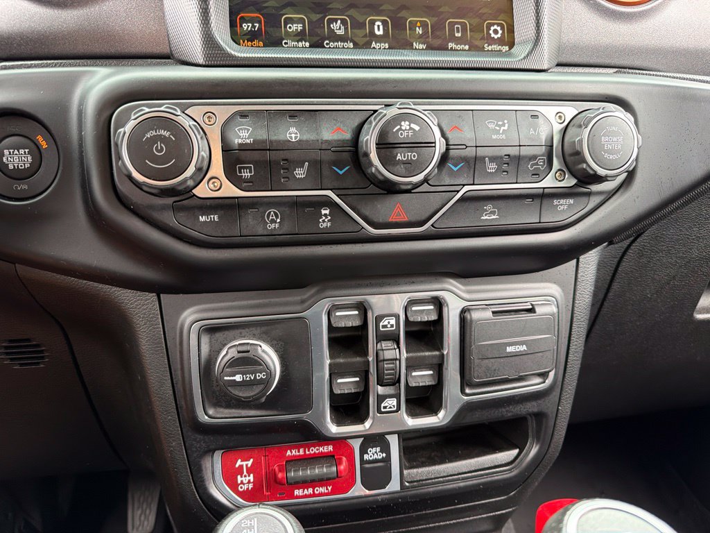 Used 2023 Jeep Gladiator Mojave w/ LED Lighting Group AWD/4WD image 13